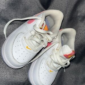 Kids Nike Air Force 1 Low White/coral/orange Sneakers